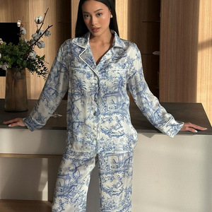 Kış lüks 2 parça Set özel renk pembe uzun kollu pantolon baskılı kıyafet kadınlar için rahat ipek saten pijama Pjs pijama seti - Product Image 4