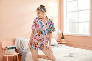Nuovo Set <span class=keywords><strong>Pigiama</strong></span> Estivo da <span class=keywords><strong>Donna</strong></span> in 3 Pezzi 2021, Set <span class=keywords><strong>Pigiama</strong></span> Personalizzato con Pantaloncini, Pigiami in Raso e Seta - Product Image 3