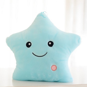 Cuscino a Forma di Stella a Cinque Punte Luminoso con Motivo Sorridente, Colorato e Carino, per Divano e Sedia, Giocattolo in Peluche, Piccolo Regalo - Product Image 4