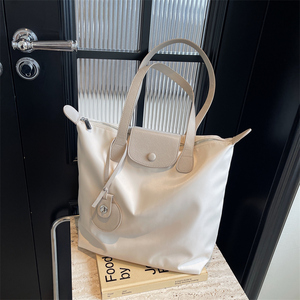 <span class=keywords><strong>Sac</strong></span> fourre-tout pliable pour femme, imperméable, léger, <span class=keywords><strong>sac</strong></span> à bandoulière, <span class=keywords><strong>sac</strong></span> à main pour femme, vente en gros personnalisée - Product Image 3