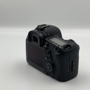 Appareils photo reflex numériques <span class=keywords><strong>Canon</strong></span> <span class=keywords><strong>5D</strong></span> <span class=keywords><strong>Mark</strong></span> <span class=keywords><strong>IV</strong></span> 4K plein format d'occasion, grade A+, avec Wi-Fi, double emplacement pour carte, écran tactile 4K, capteur CMOS 30,4 MP. - Product Image 5