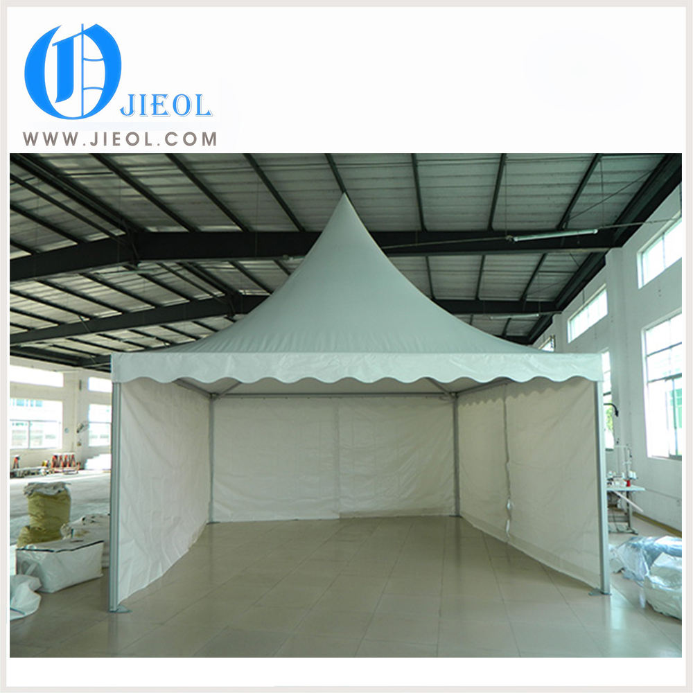 สีขาวพร้อมหน้าต่าง