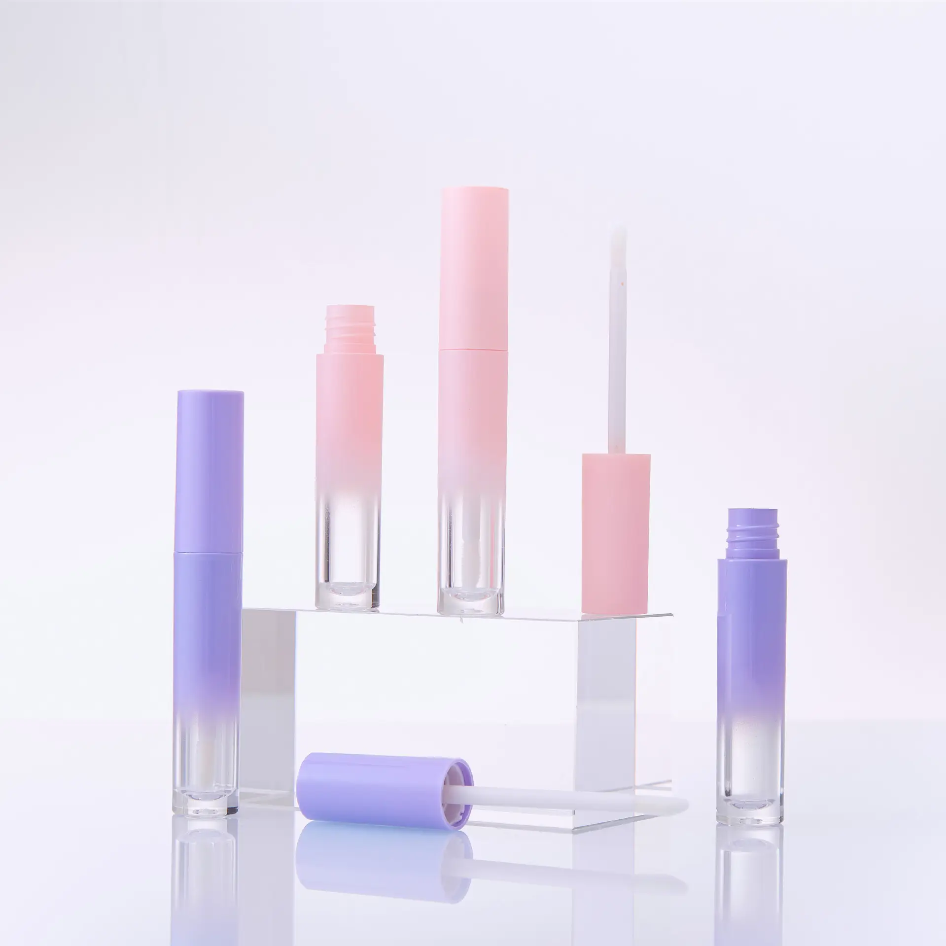 CCG-014 Hot Selling Wholesale Custom Logo Label High Quality Lip Gloss Tube Plastic Cosmetic Lipstick Tube
