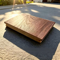 Planche de terrasse en PVC plastique de luxe, installation par clips double verrouillage, planches de terrasse en PVC solides pour terrasse extérieure