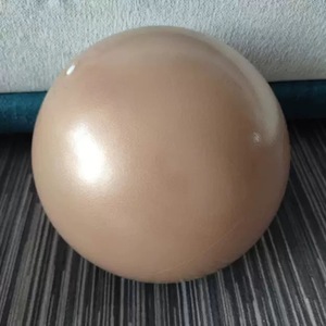 Ballon d'exercice en PVC mat avec logo personnalisé pour le yoga, le Pilates, la barre, les étirements, la musculation, l'entraînement du tronc, anti-explosion, gym, fitness - Product Image 3