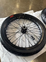 Ensemble de roues Talaria Sting MX4 Supermoto 17 pouces Avant 70/90-17 Arrière 90/80-17 Pneus CST 6577 pour Talaria Sting MX3 TL3000 TL4000