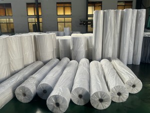 Tissu non tissé agricole, géotextile perméable, tissu paysager, couverture pour plantes, couverture de sol, tissu non tissé - Product Image 1