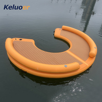 Maßgefertigte Aufblasbare Plattform Halbrunde Aufblasbare Wasser-Sofa Pontons Schwimmende C-Dock Plattform