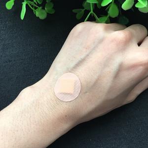 Pansement rond Ag171 blanc cassé imperméable pour sites de vaccination, patchs d'infusion pour bébés, classe I non stérile - Product Image 4