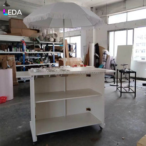 รถเข็นไม้สีขาวพับได้ LEDA สำหรับจัดวางอาหารว่าง ดอกไม้ กาแฟ และเครื่องดื่ม เหมาะสำหรับงานแต่งงาน - Product Image 3