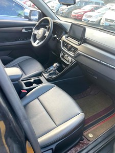 SUV <span class=keywords><strong>SORENTO</strong></span> d'occasion <span class=keywords><strong>2019</strong></span>, essence, traction avant, 1.4L, avec caméra de recul 360°, pneus R18, sièges en cuir, direction à gauche - Product Image 6
