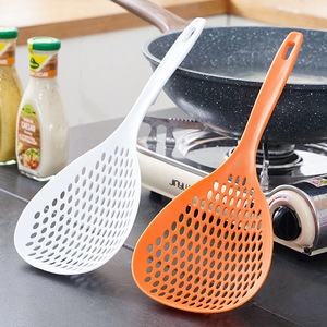 Grande cuillère passoire multifonction pour nouilles, boulettes et fondue, avec long manche en PP, lavage à la main uniquement - Product Image 1
