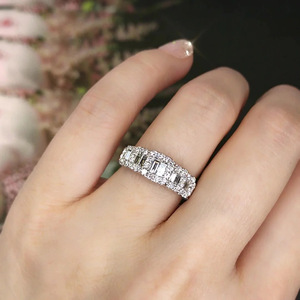 Anello Geometrico Elegante, Gioiello Minimalista da Indossare Quotidianamente per Donne, Stile per Matrimonio, Fidanzamento e Proposta - Product Image 2