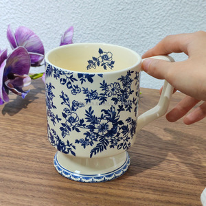 380ml Hochwertige Keramiktasse mit Fuß, Blau-Weiße Luxuriöse Retro-Kaffeetasse mit Großer Kapazität, Latte-Tasse, Kaffeehaus-Tasse - Product Image 1