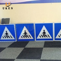 Certifié CE panneau de signalisation solaire fournisseur à vendre Flash Arrow Stop Yield Crosswalk Slow Down panneau de signalisation solaire à LED