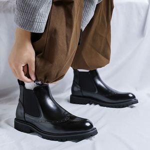 Bottes Chelsea pour hommes, chaussures en cuir à tige haute, style business, brogues décontractées, bottes courtes pour hommes - Product Image 1
