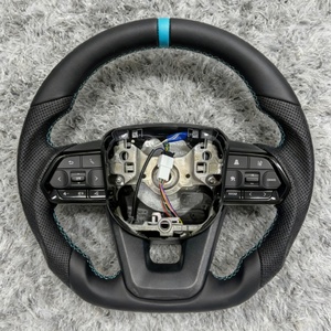 Volante de Cuero Personalizado de Alta Gama en Oferta para Toyota Corolla LC300 Hilux Fortuner Serie Land Cruiser - Product Image 1