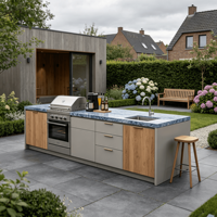 Meubles de cuisine d'extérieur modulaires modernes en acier inoxydable, aspect bois, plan de travail en pierre frittée bleu belge, barbecue encastré