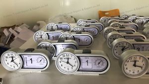 Рекламные аналоговые часы в стиле ретро, Настольный будильник, винтажные Ретро-часы с термометром даты для пожилых людей - Product Image 4