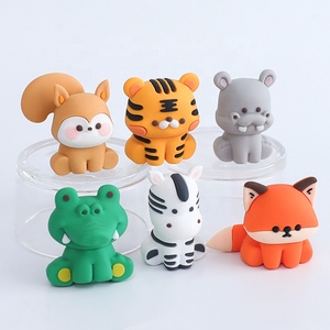 Figurines en plastique PVC souples au toucher caoutchouté, petits animaux OEM : tigre, lion, éléphant, singe, girafe, zèbre - Product Image 1