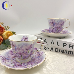 ชุดถ้วยกาแฟและจานรองลายดอกไอริสคุณภาพสูง หรูหรา สวยงาม เหมาะสำหรับน้ำชายามบ่าย ผลิตจากเซรามิกเนื้อละเอียดอย่างดี - Product Image 3