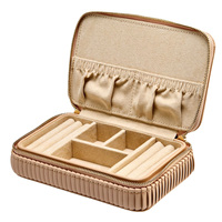 Boîte de rangement de bijoux portable personnalisée pour colliers et boucles d'oreilles, emballage cadeau, boîte de rangement de bijoux de voyage en cuir PU de luxe avec pochette
