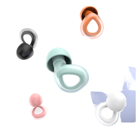 Ensemble de 5 bouchons d'oreilles colorés avec une bande de maintien au cou, une poignée carrée, une rangée de capuchons larges et une rangée de clochettes pour la sensibilité au bruit