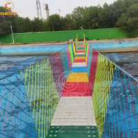 Pont suspendu en bois arc-en-ciel pour site touristique, équipement d'extension extérieur