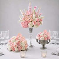 Arrangement de fleurs artificielles en soie rose clair fait main, Delphinium, Calla Lily, support en métal cristallin, décoration de mariage et de banquet