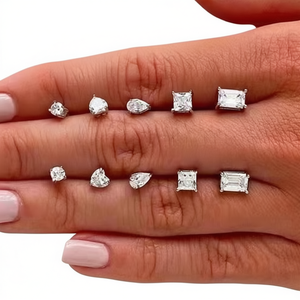 Orecchini di Diamanti E1144 Taglio Brillante Rotondo Colore D Naturale Certificato GIA Gioielli Classici da Donna per Fidanzamento - Product Image 1