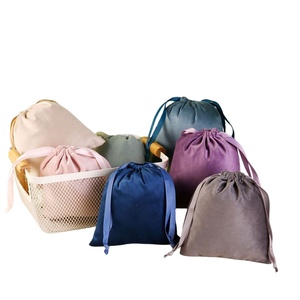 Pochette en velours à cordon de serrage pour bijoux, personnalisable avec logo, sac d'emballage recyclable pour boucles d'oreilles, colliers et autres petits articles de joaillerie – Vente en gros - Product Image 1