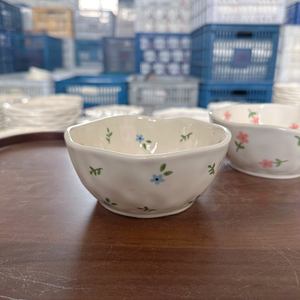 Cuenco <span class=keywords><strong>de</strong></span> cerámica irregular hecho a mano directo <span class=keywords><strong>de</strong></span> fábrica para <span class=keywords><strong>ensalada</strong></span> y postre, cuenco pellizcado creativo estilo flor para Matcha para servir - Product Image 2