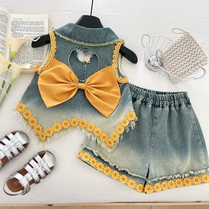 Ensemble deux pièces pour filles, veste en jean sans manches avec nœud en fleurs 3D et short en dentelle, tenue d'été pour enfants - Product Image 5