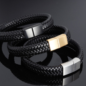 Bracciali Intrecciati di Lusso per <span class=keywords><strong>Uomo</strong></span> in Pelle PU con Chiusura Magnetica in Acciaio Inossidabile Disponibili nei Colori <span class=keywords><strong>Argento</strong></span> Oro Nero - Product Image 1