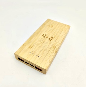 Estación de carga inalámbrica 3 en 1 Natural Bamboo Melody con puerto tipo C Adaptador de fuente de alimentación 15W/10W/5W - Product Image 1