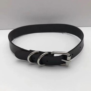 Collar choker punk oscuro con estrella de cuatro puntas y cruz, estilo retro para mujer, con logotipo grabado en relieve. - Product Image 4