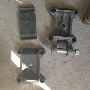 Nouveaux sièges d'essieu supérieur/inférieur en acier moulé Shengda 13T/16T pour remorques à suspension à trois essieux Fowama américaines (pièces de rechange/réparation) - Product Image 6