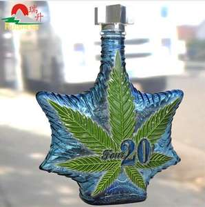 Bouteille en verre bleu en forme unique de 250 ml pour <span class=keywords><strong>sirop</strong></span> <span class=keywords><strong>d</strong></span>'<span class=keywords><strong>érable</strong></span> <span class=keywords><strong>au</strong></span> design personnalisé - Product Image 3