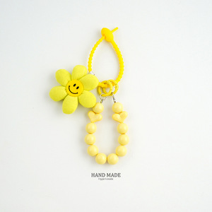 Porte-clés fleur en tissu, pendentif de sac marguerite souriante mignonne avec chaîne perlée, porte-clés tendance style coréen pour sac à dos/clés - Product Image 4