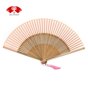 Sản phẩm mới 2025 Trung Quốc nhà sản xuất cầm tay tre gấp người hâm mộ khắc quạt tay tre với trường hợp tùy chỉnh logo của bạn - Product Image 6