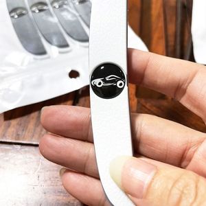 Regalos Novedosos, Tira de Goma Anticolisión y Antiarañazos para Puerta de Coche, Decoración de Carrocería, Adhesivo para Espejo Retrovisor con Logotipo Personalizado - Product Image 4