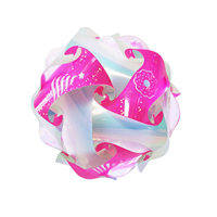 Lampe IQ en forme de boule avec apparence irisée, certifiée GRS OEKO de différentes tailles et couleurs