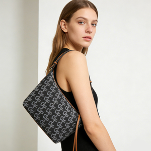 Bolso de hombro de mezclilla para mujer, estilo casual, bolso hobo con patrón y cremallera, bolso moderno para el día a día - Product Image 1