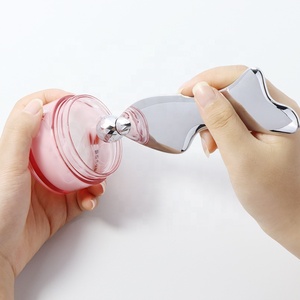 Anpassbares Logo Single Ball Gesichts massage gerät Zink legierung V-förmige Hauts traffung Fischschwanz kratzen Gua Sha Board Hand körper - Product Image 4