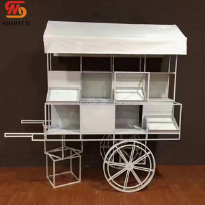 Chariot à fleurs vintage en métal blanc lisse avec roues et auvent, dernier modèle, chariot de rangement multi-compartiments pour bonbons de mariage en extérieur - Product Image 2
