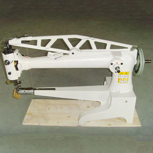 <span class=keywords><strong>Machine</strong></span> <span class=keywords><strong>à</strong></span> <span class=keywords><strong>coudre</strong></span> industrielle <span class=keywords><strong>à</strong></span> bras long et cylindre robuste 2973 pour la réparation de chaussures et la production d'articles en cuir - Product Image 1