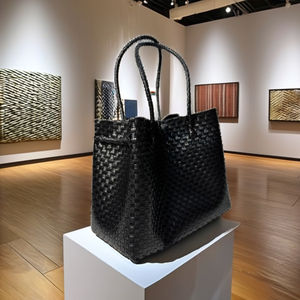 Bolsos de Mano Elegantes para Mujer, Talla L, Color Negro, Marca Sembagi Premium, Hechos con Plástico Reciclado, Ecológicos, Nueva Producción, OEM - Product Image 3