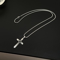 Collier croix en acier inoxydable, style long argenté, adapté aux hommes et aux femmes, vente en gros