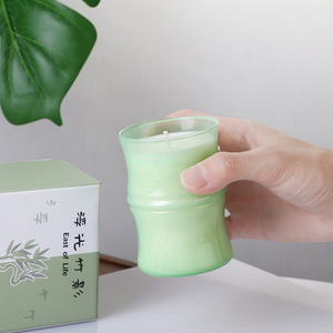 Vente en gros de bougies parfumées de luxe en bambou, verre, cire de soja, parfum de vacances pour la maison, ornements de bougies souvenirs - Product Image 3
