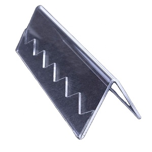 Design unico per monete in acrilico a forma di V personalizzato - Product Image 1